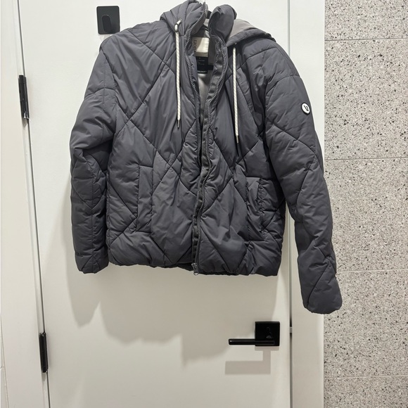 Vuori Grey Insulated Jacket - Picture 1 of 9